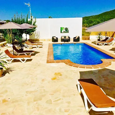 House With 4 Bedrooms In With Wonderful Mountain View Shared Pool Enclosed Garden 3 Km From The Beach